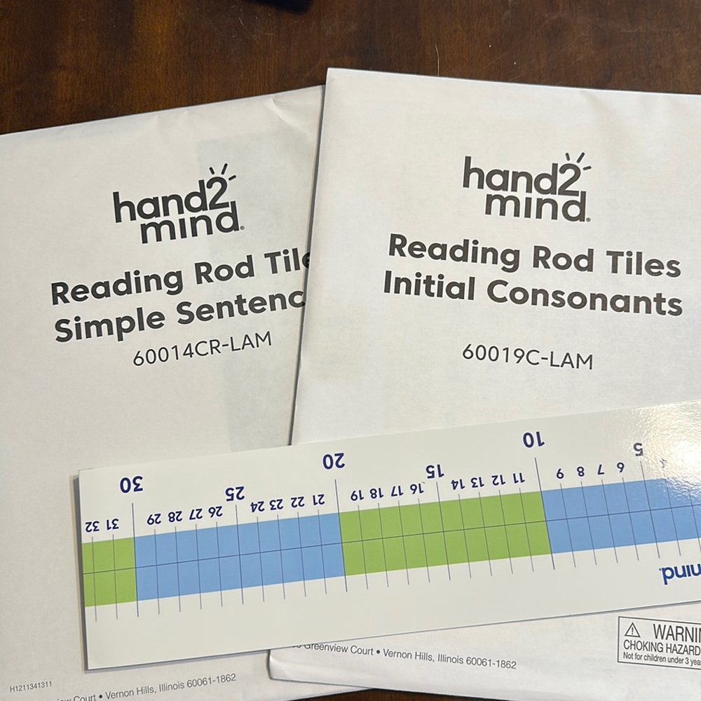 Reading learning tiles + centimeter ruler